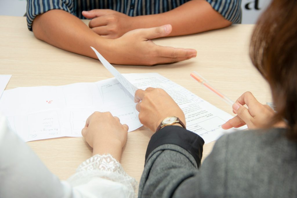 Si vous voulez tout de même un avocat pour votre divorce à Vaud, divorce.ch vous en donne une liste…